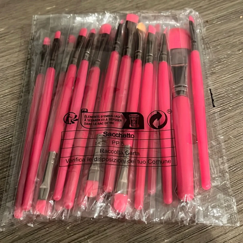 ⭐️ New - 20 Piece Makeup Brush Set Professional Pink Cosmetic Brushes